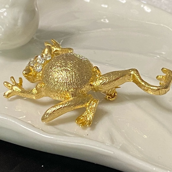 Gold Tone M Jent Frog Brooch With Clear Rhinestone Bling Head - Picture 7 of 9
